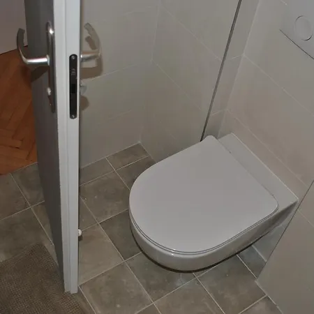 아파트먼트 안토니오 *